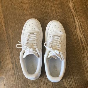 Air Force 1 Nike Shoes. WHITE. PRE-OWNED